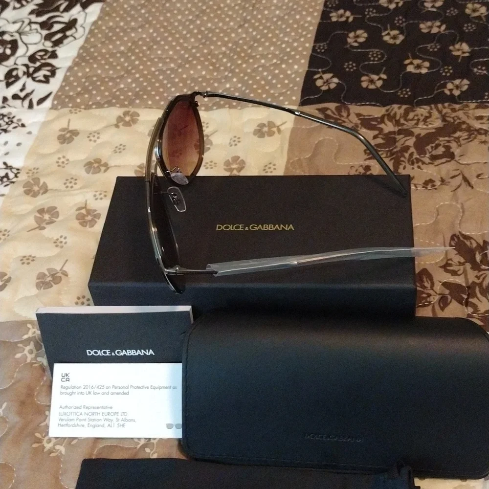 🇮🇹  Dolce & Gabbana Sunglasses Color Is Bronze Not Gold